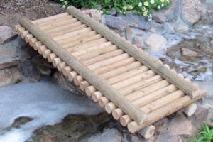деревянный мостик для сада